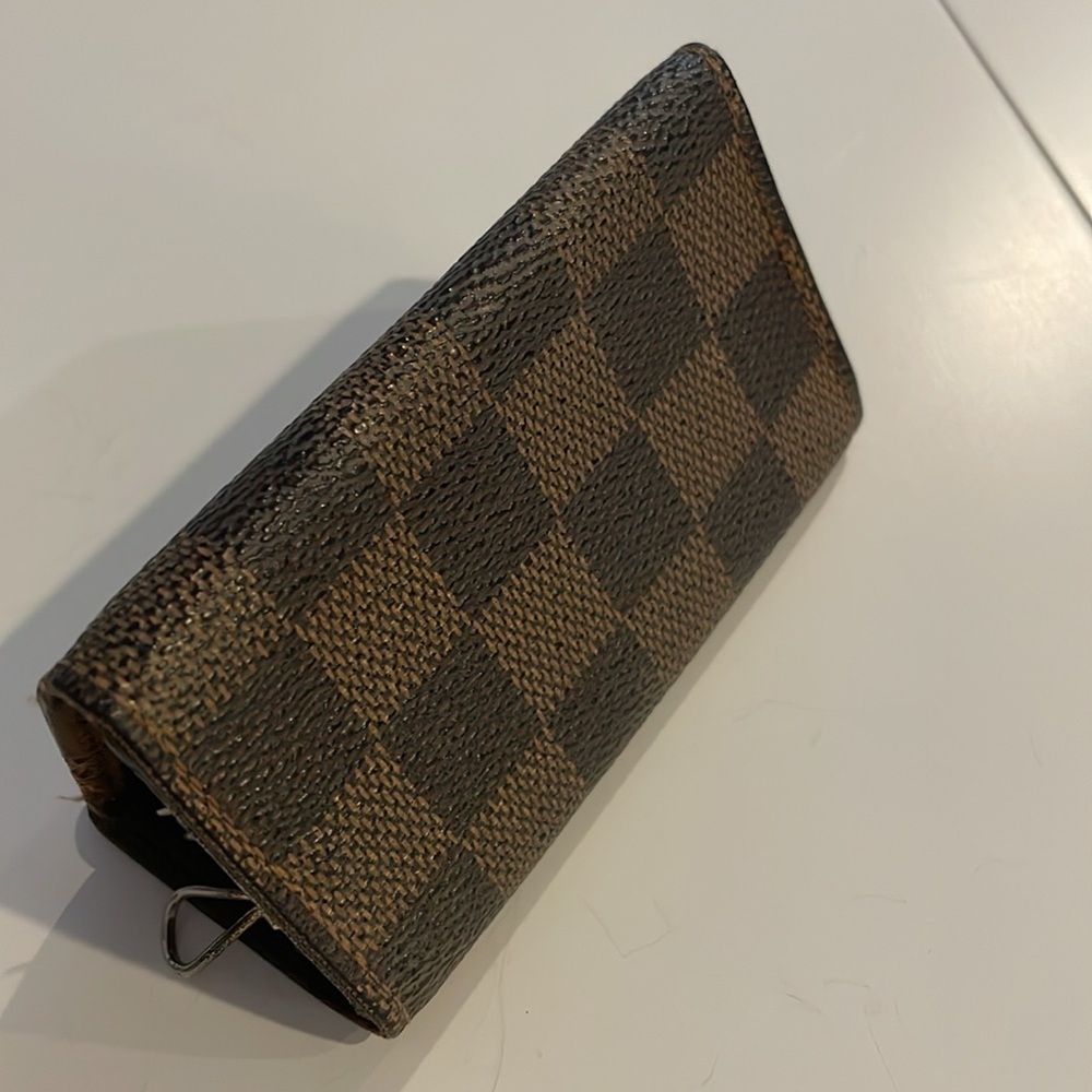 LOUIS VUITTON Damier Ebene Key Holder - Picture 8 of 13